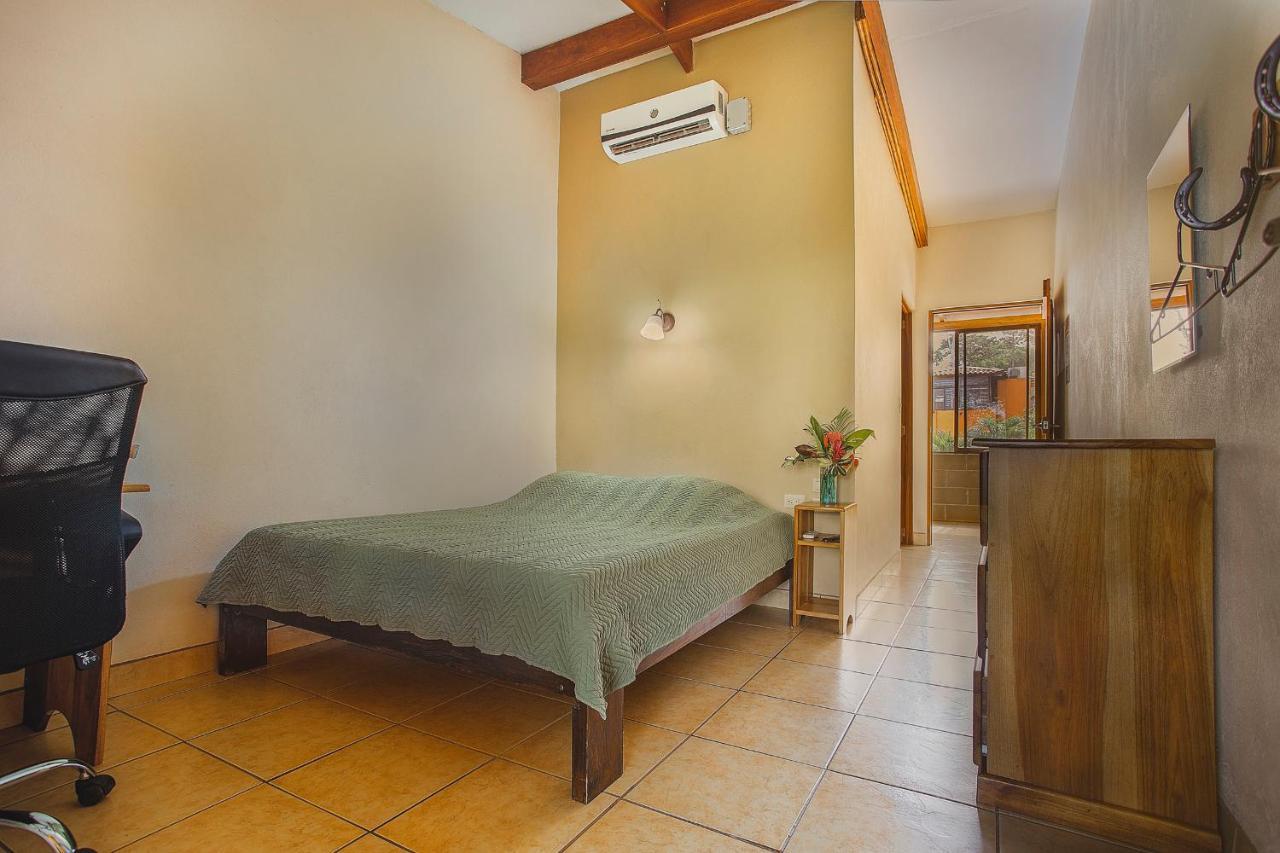 Hotel La Hacienda Quesada  外观 照片