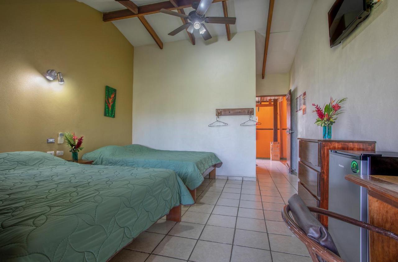 Hotel La Hacienda Quesada  外观 照片
