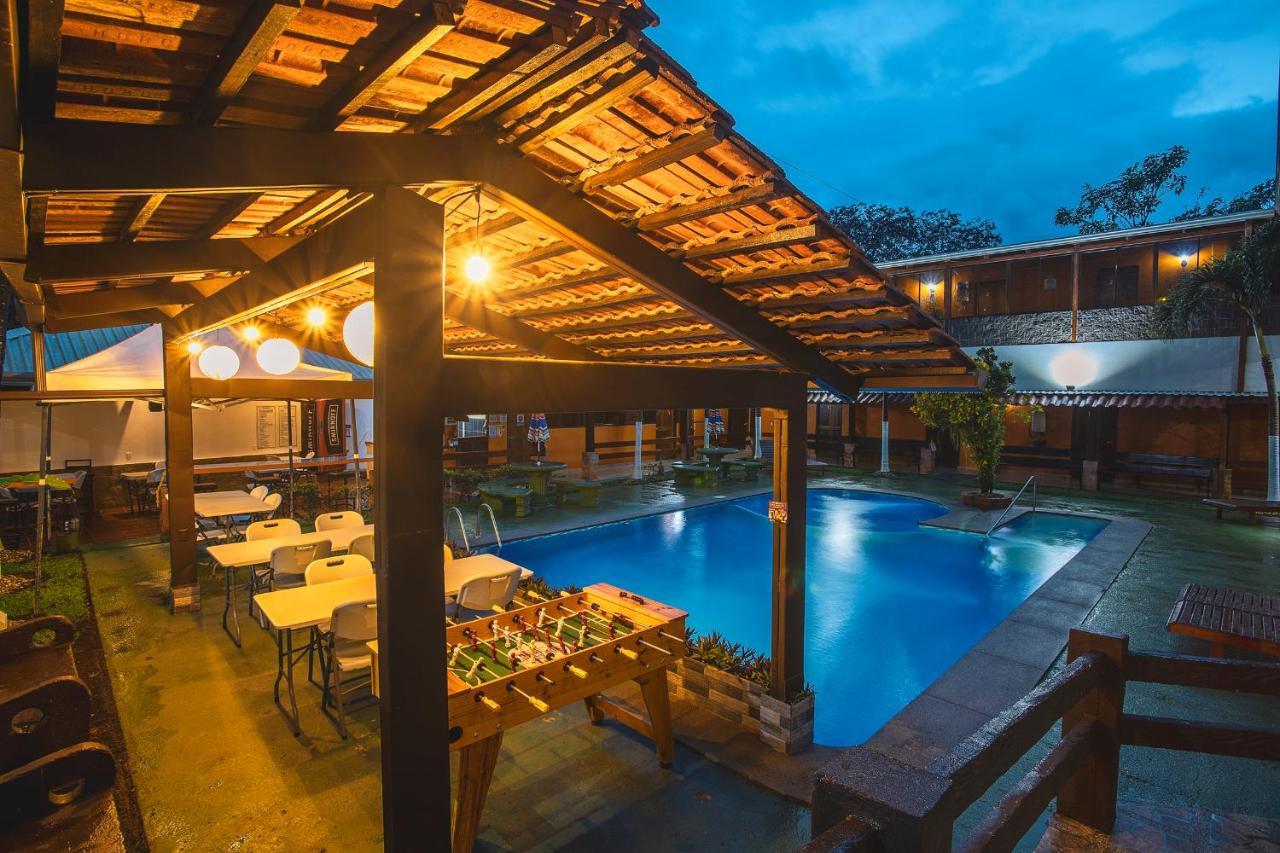 Hotel La Hacienda Quesada  外观 照片