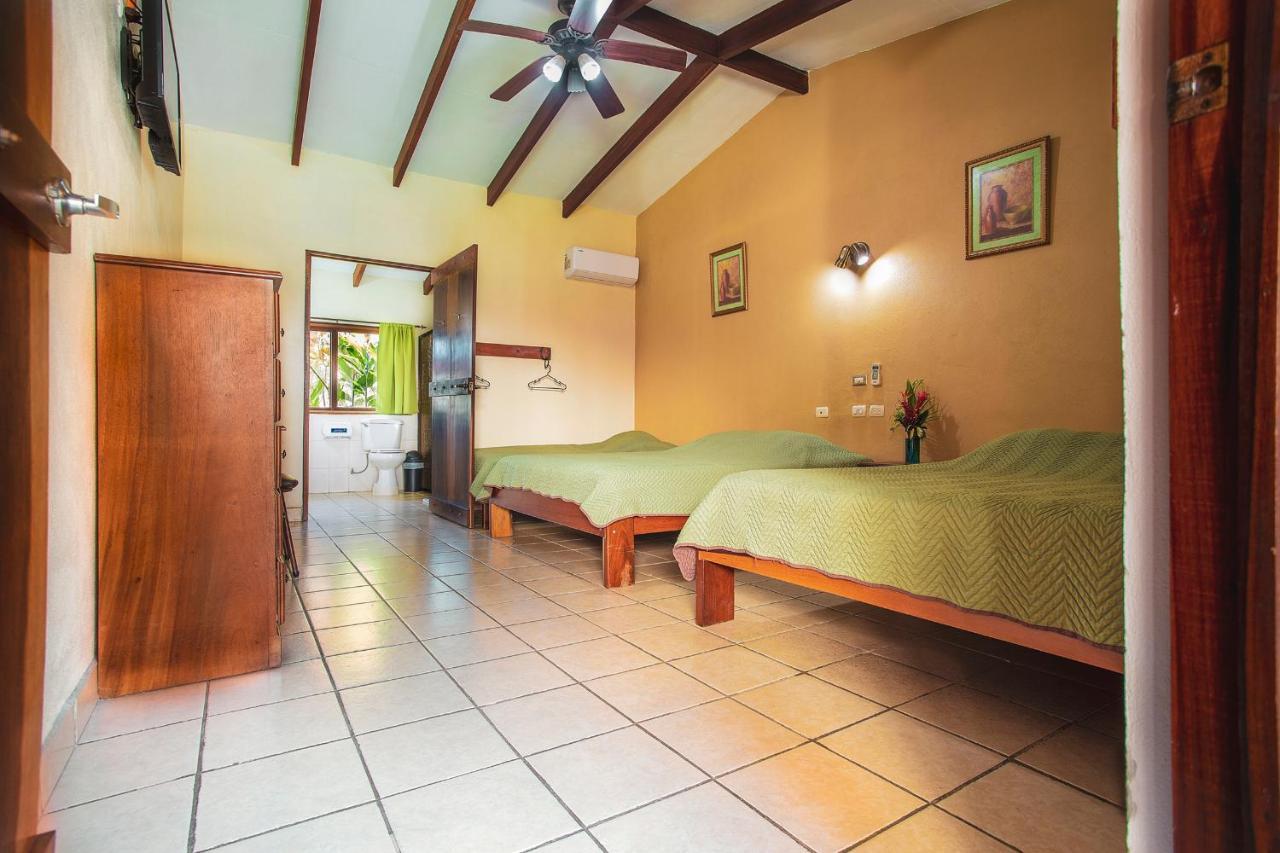 Hotel La Hacienda Quesada  外观 照片
