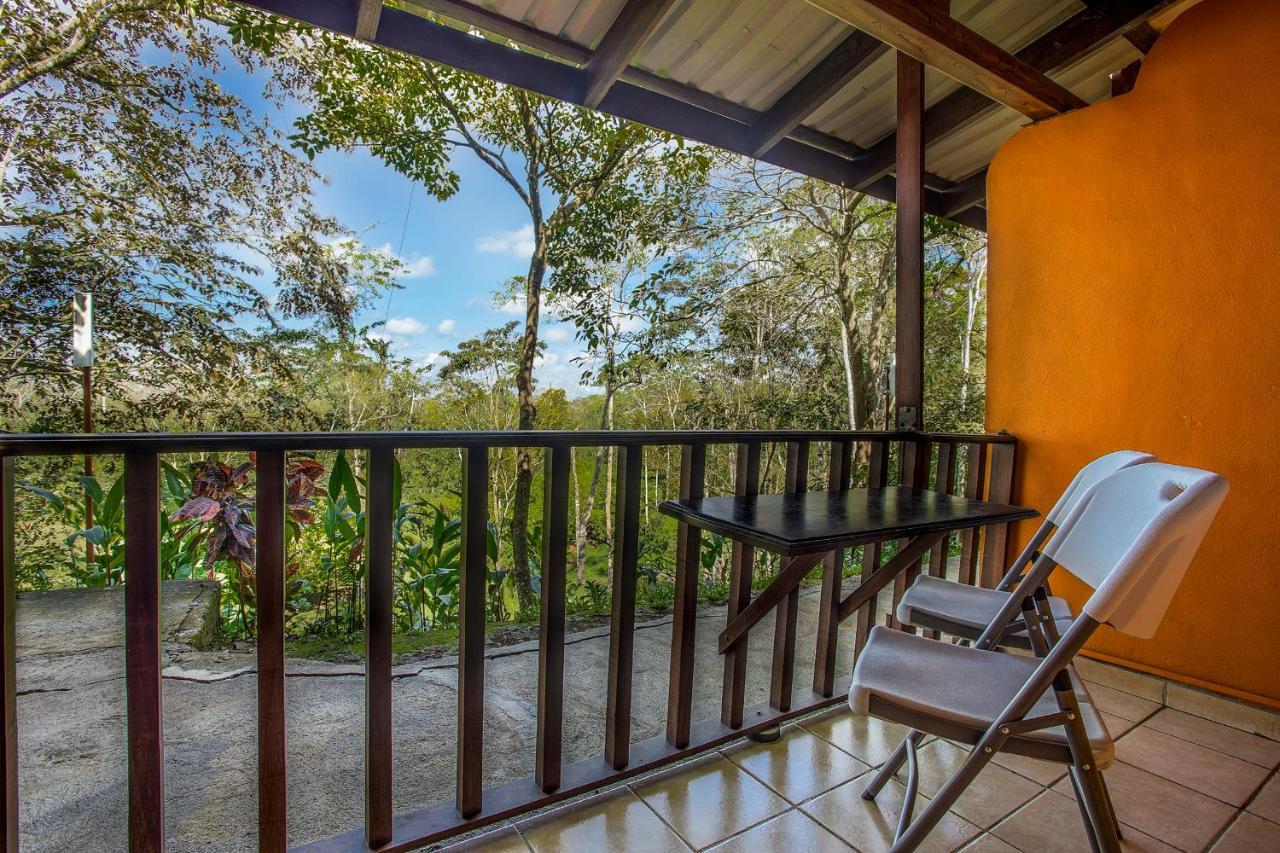 Hotel La Hacienda Quesada  外观 照片
