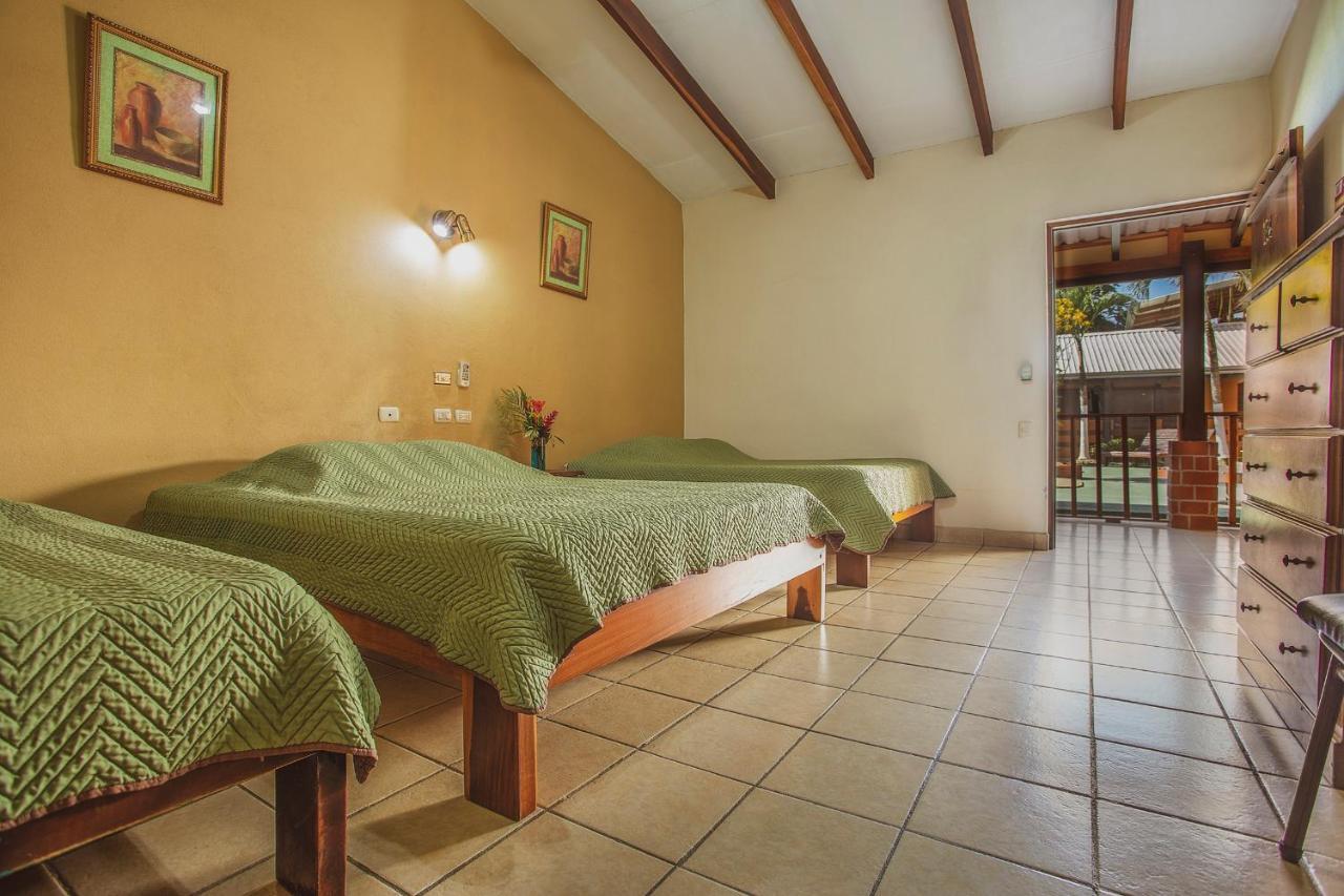Hotel La Hacienda Quesada  外观 照片