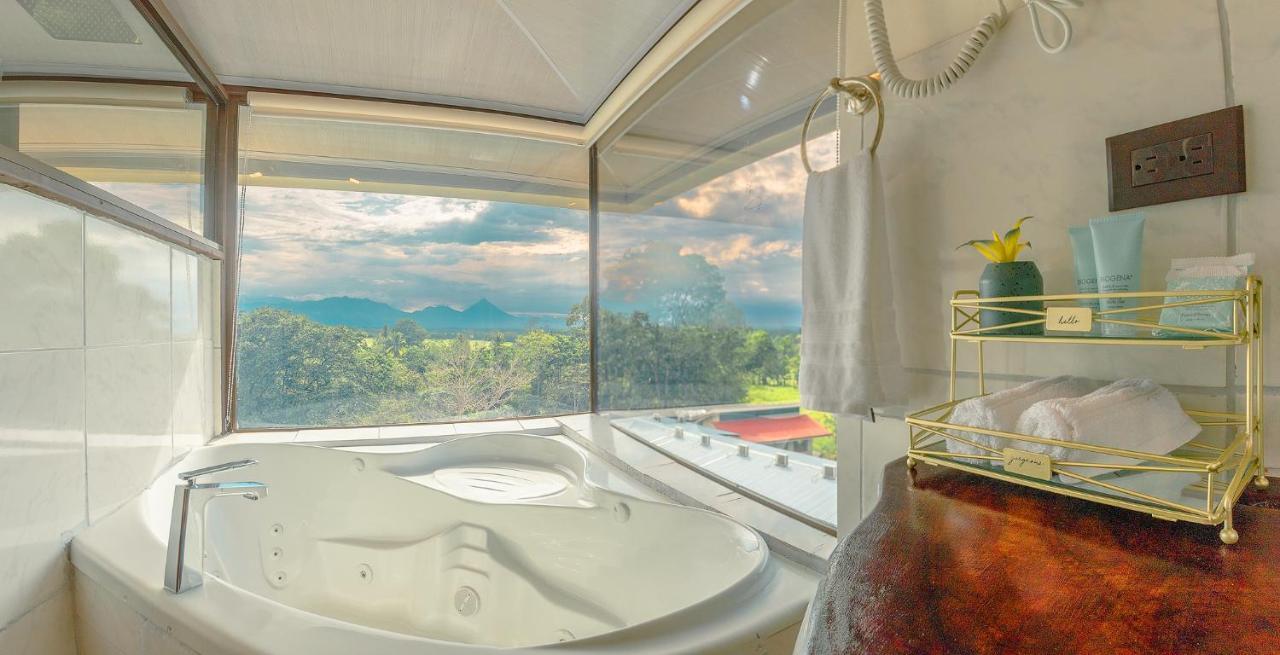 Hotel La Hacienda Quesada  外观 照片