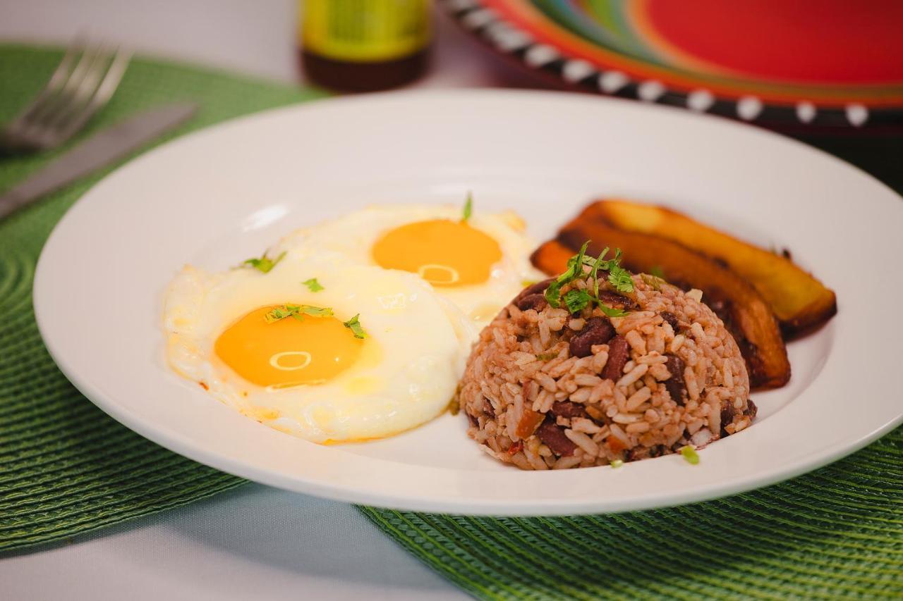 Hotel La Hacienda Quesada  外观 照片