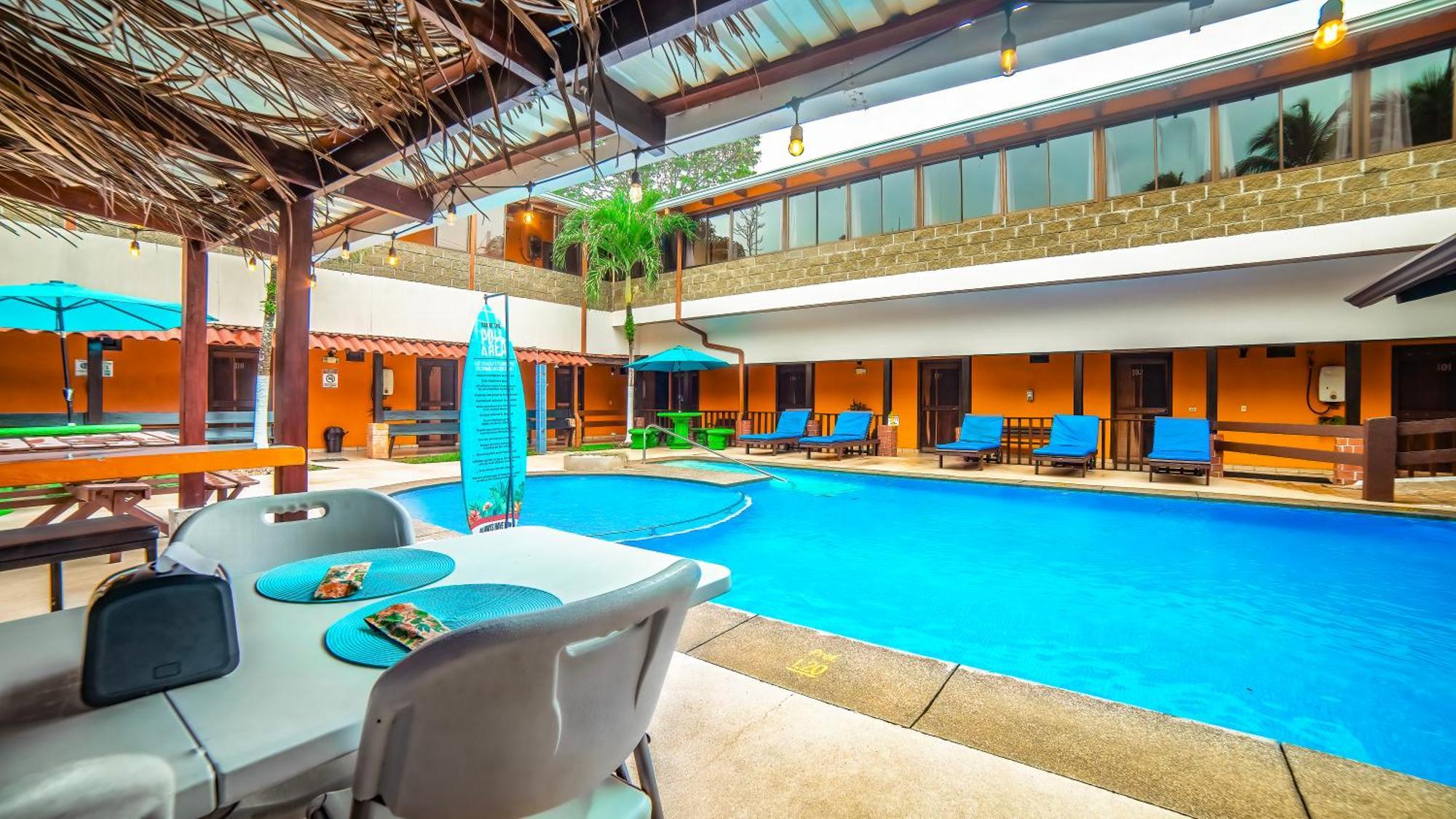 Hotel La Hacienda Quesada  外观 照片
