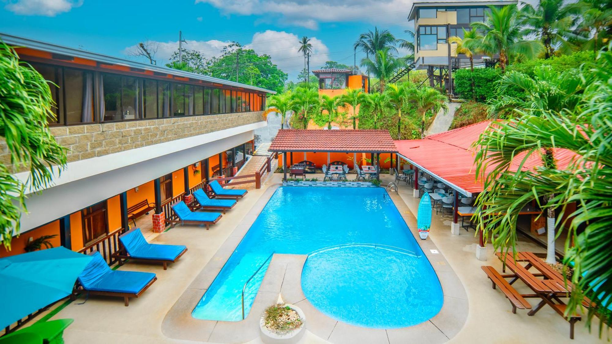 Hotel La Hacienda Quesada  外观 照片