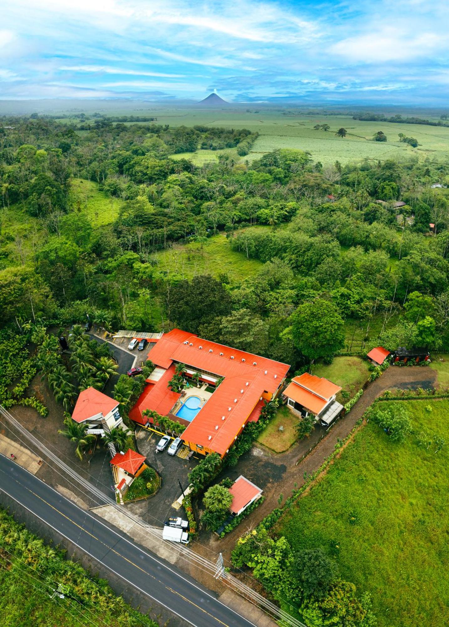 Hotel La Hacienda Quesada  外观 照片