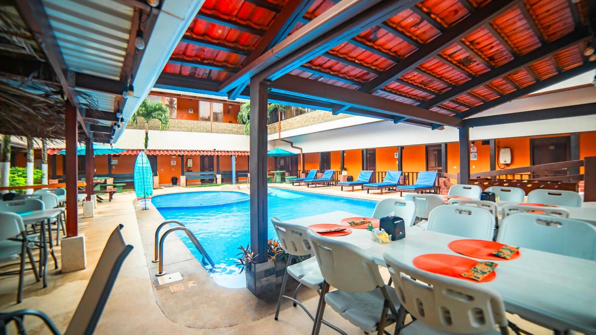 Hotel La Hacienda Quesada  外观 照片
