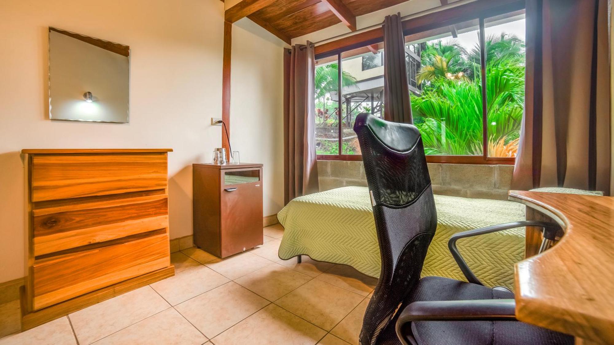 Hotel La Hacienda Quesada  外观 照片