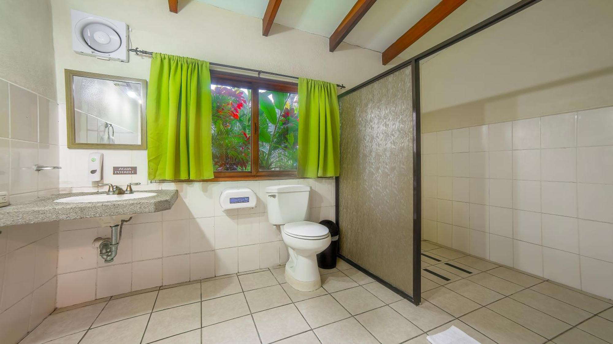 Hotel La Hacienda Quesada  外观 照片