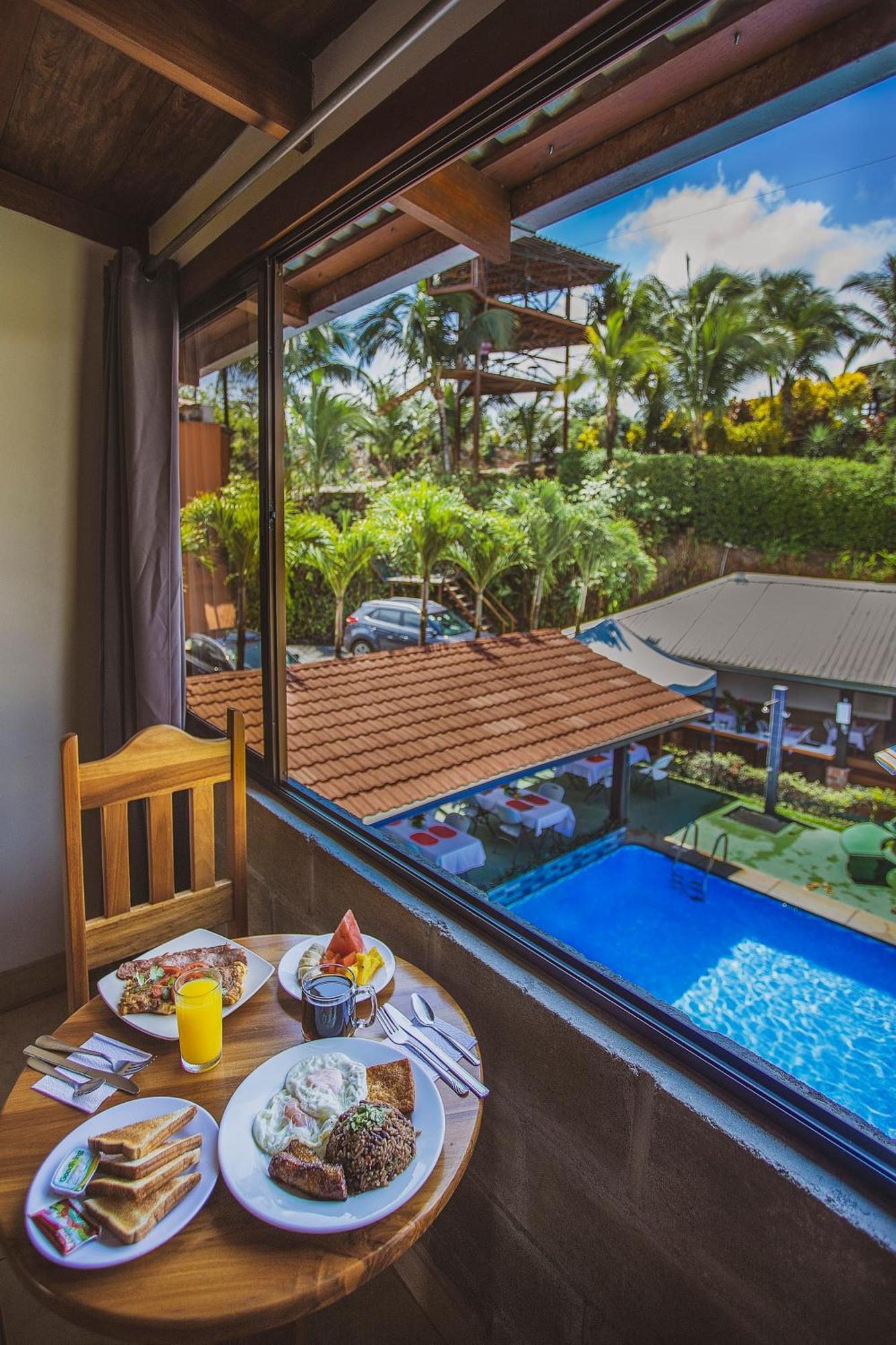 Hotel La Hacienda Quesada  外观 照片