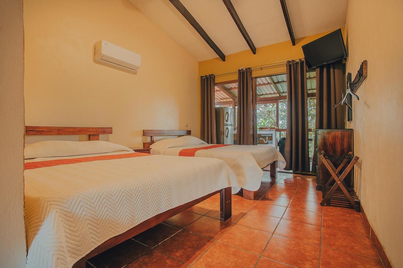 Hotel La Hacienda Quesada  外观 照片